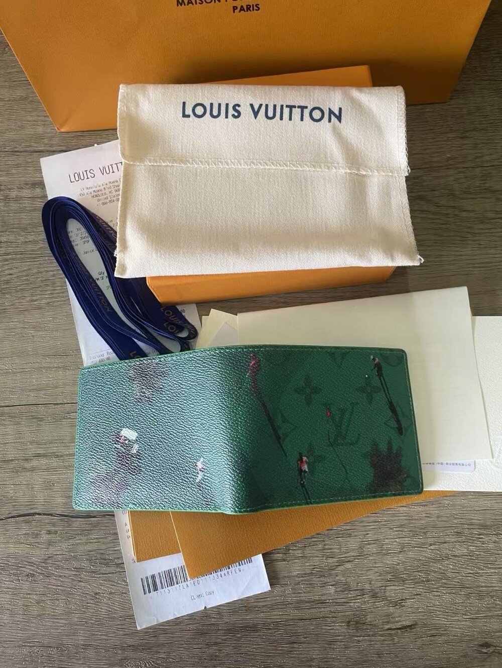 Louis Vuitton Green Slender Wallet - Picture 5 of 7